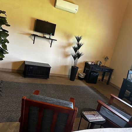 Iphofolo Lodge & Tented Camp Vivo Екстериор снимка
