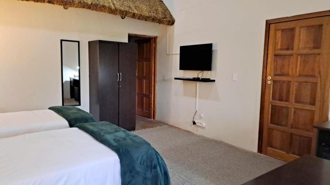 Iphofolo Lodge & Tented Camp Vivo Екстериор снимка