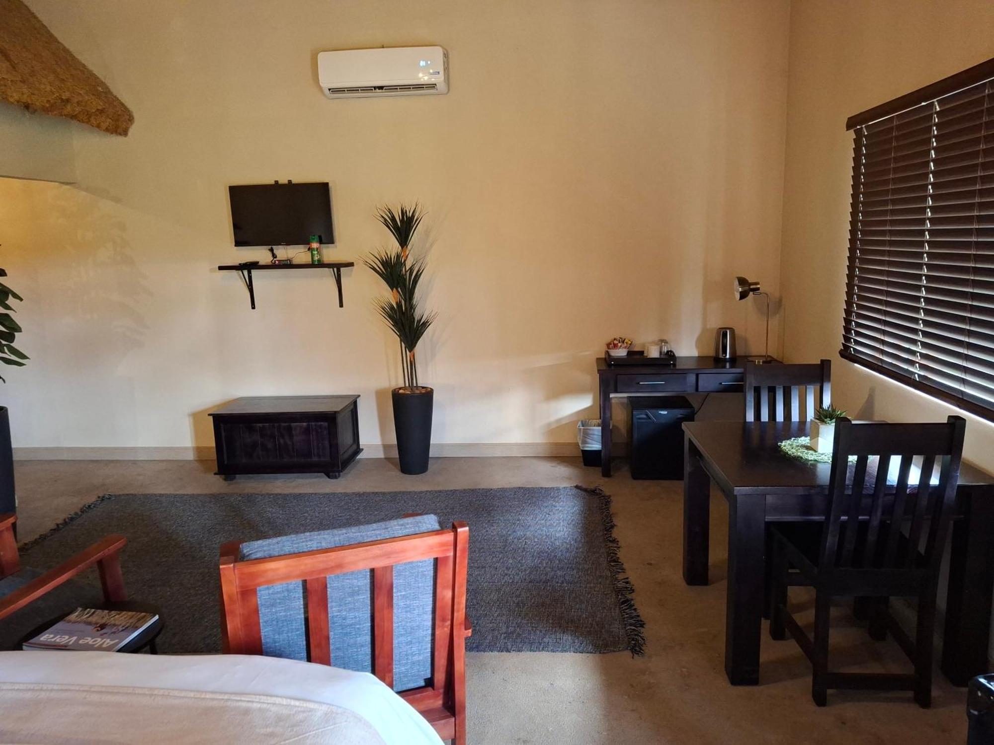 Iphofolo Lodge & Tented Camp Vivo Екстериор снимка