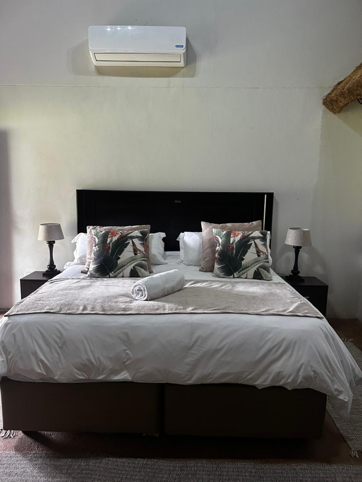 Iphofolo Lodge & Tented Camp Vivo Екстериор снимка